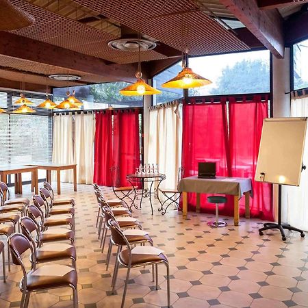 Ibis Budget Saint Christol Les Ales Kültér fotó