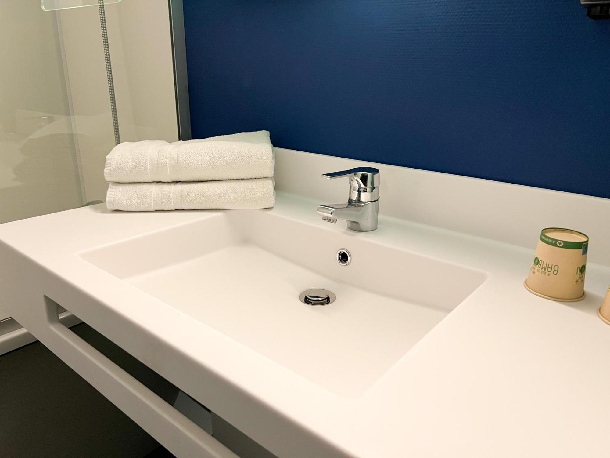 Ibis Budget Saint Christol Les Ales Kültér fotó