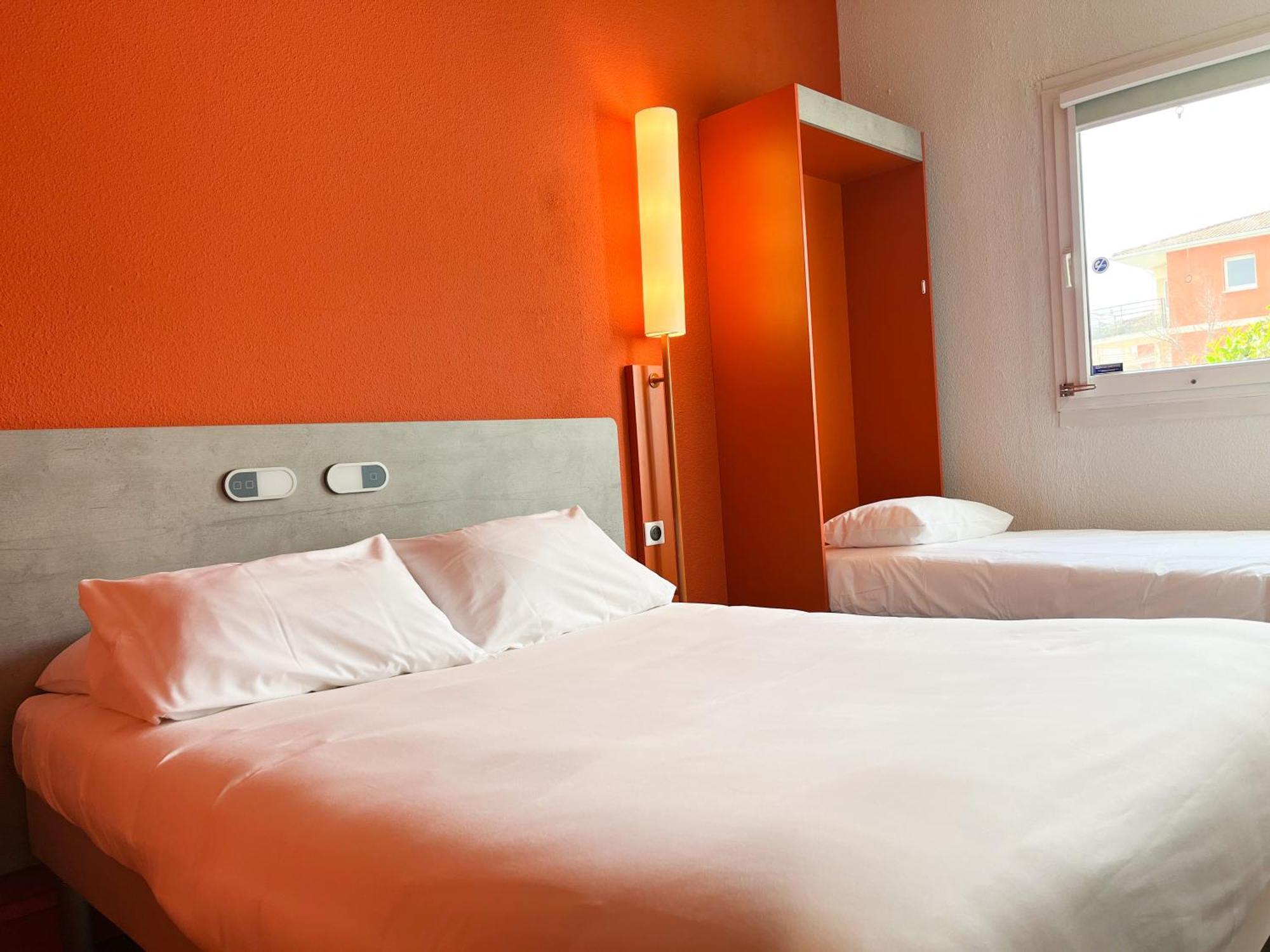 Ibis Budget Saint Christol Les Ales Kültér fotó