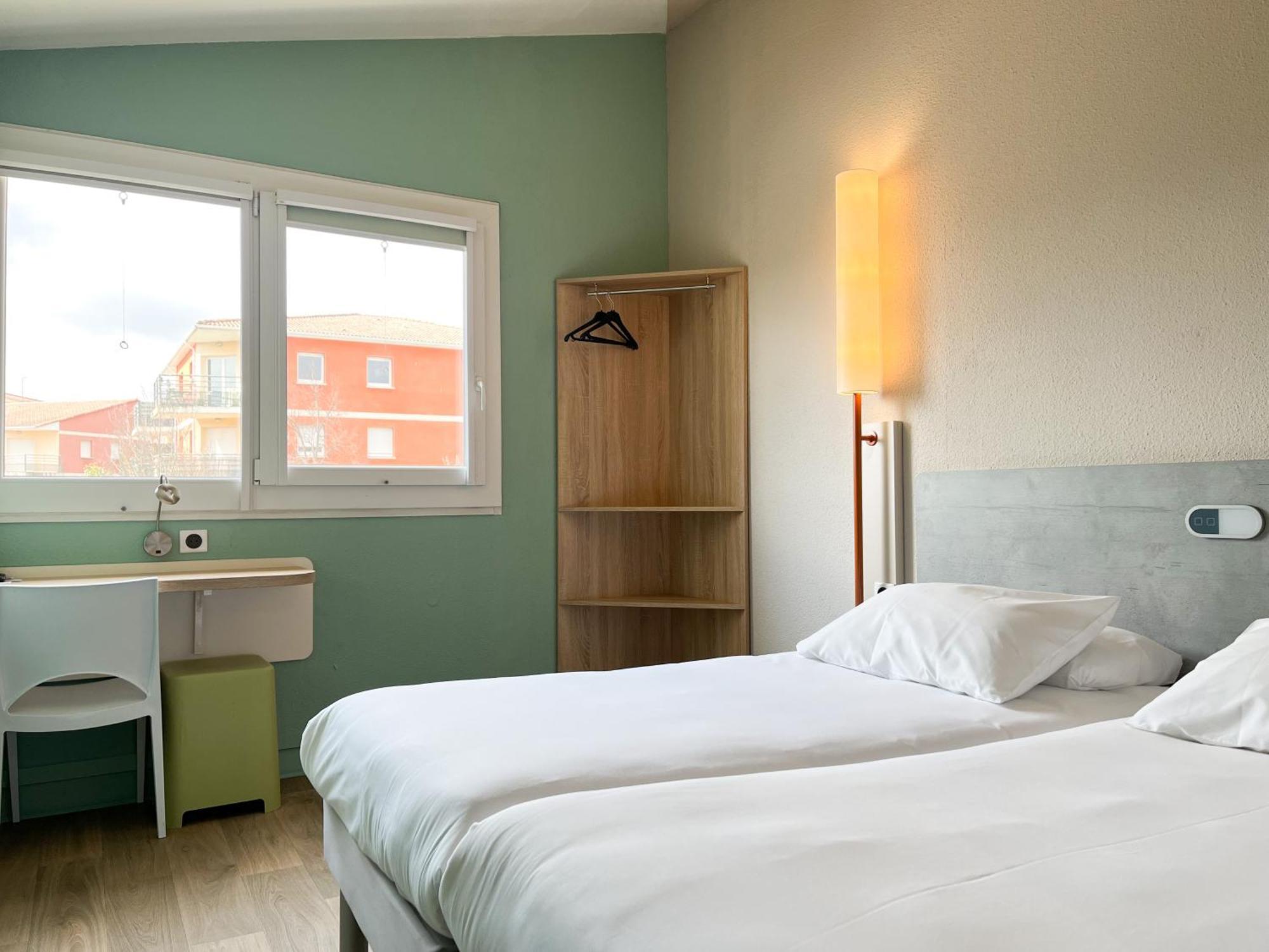 Ibis Budget Saint Christol Les Ales Kültér fotó