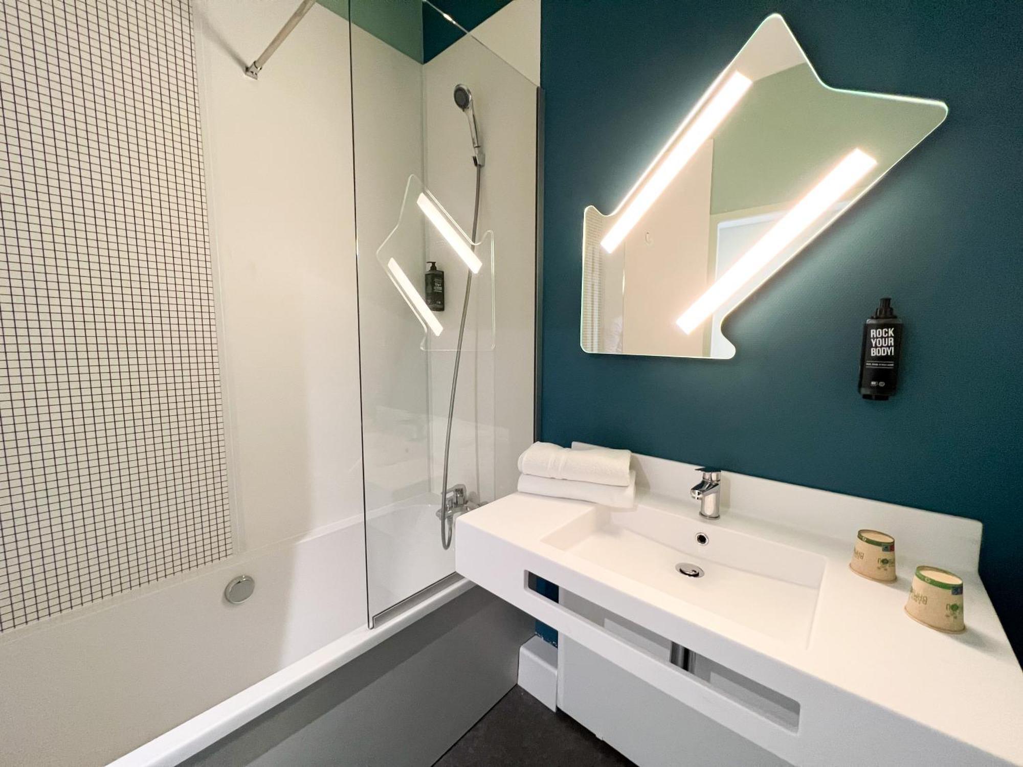 Ibis Budget Saint Christol Les Ales Kültér fotó