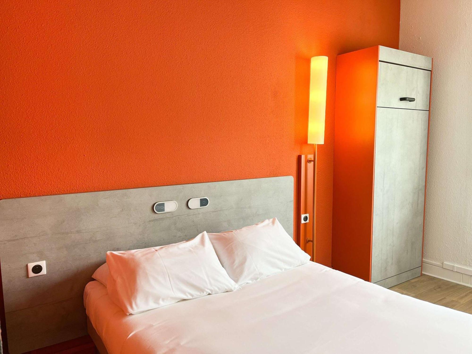Ibis Budget Saint Christol Les Ales Kültér fotó