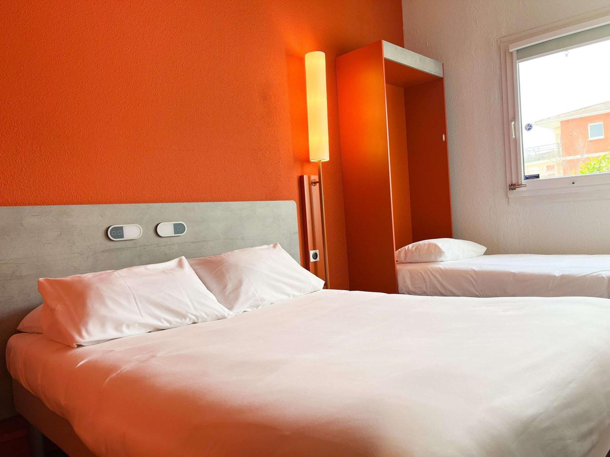 Ibis Budget Saint Christol Les Ales Kültér fotó