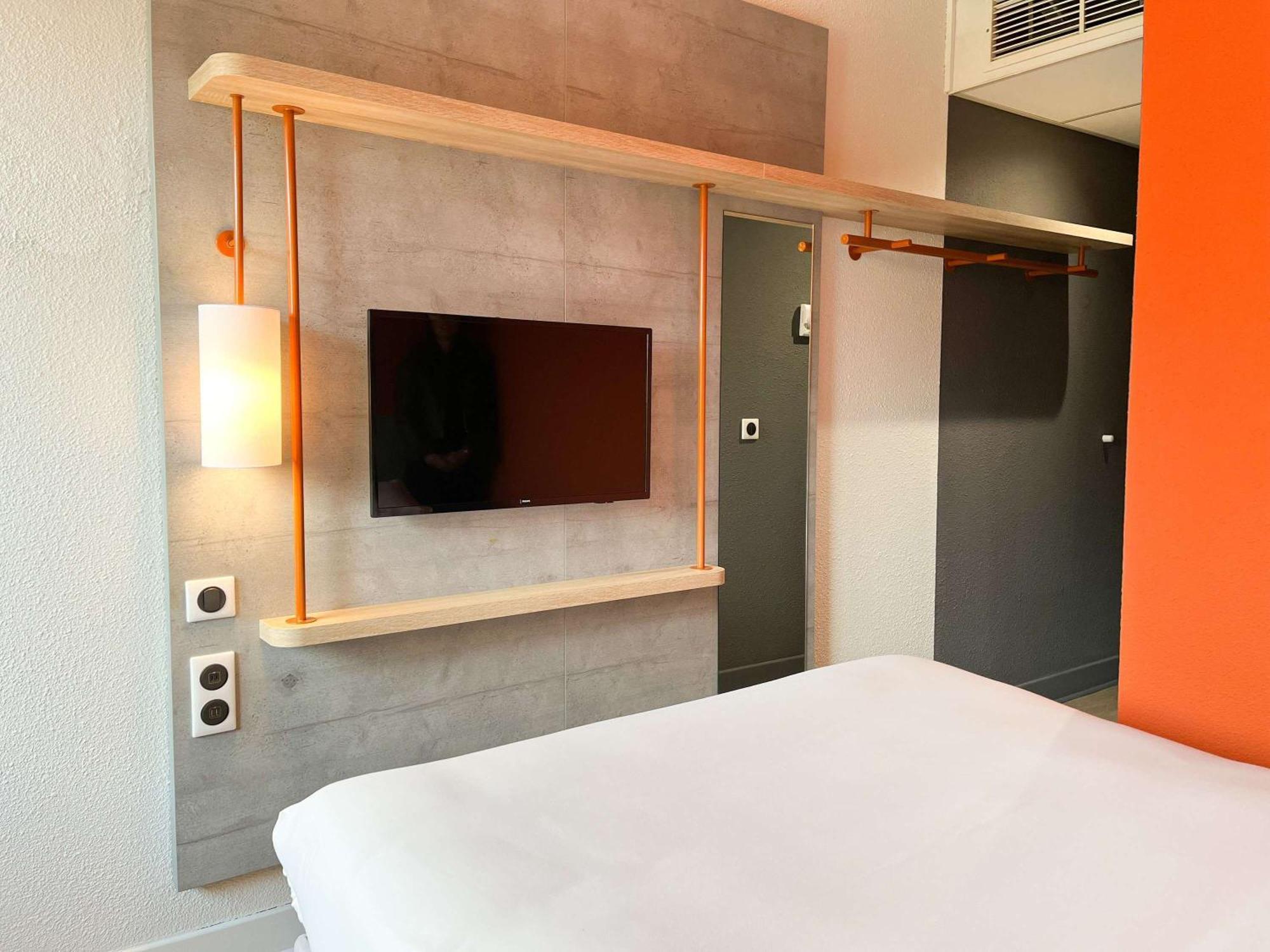 Ibis Budget Saint Christol Les Ales Kültér fotó
